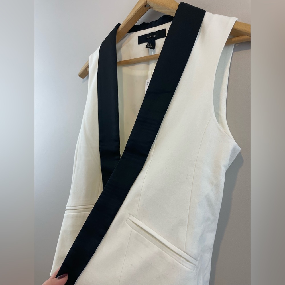 Forever 21 BNWT white vest - Picture 2 of 2
